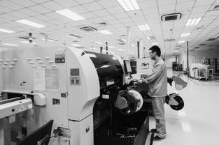 探訪智能工廠 技術(shù)開發(fā)驅(qū)動(dòng)智慧顯威力，生產(chǎn)效率提升四成多